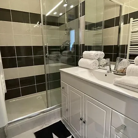 Apartament Graphik - Heliopolis C 74 - Luxe -by Agn - 2 Personnes